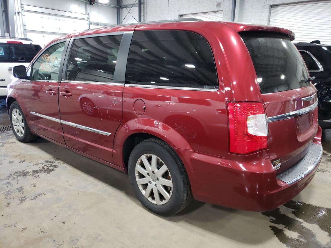 Photo 3 from auction – 2014 CHRYSLER TOWN & COU with VIN 2C4RC1BG8ER206923