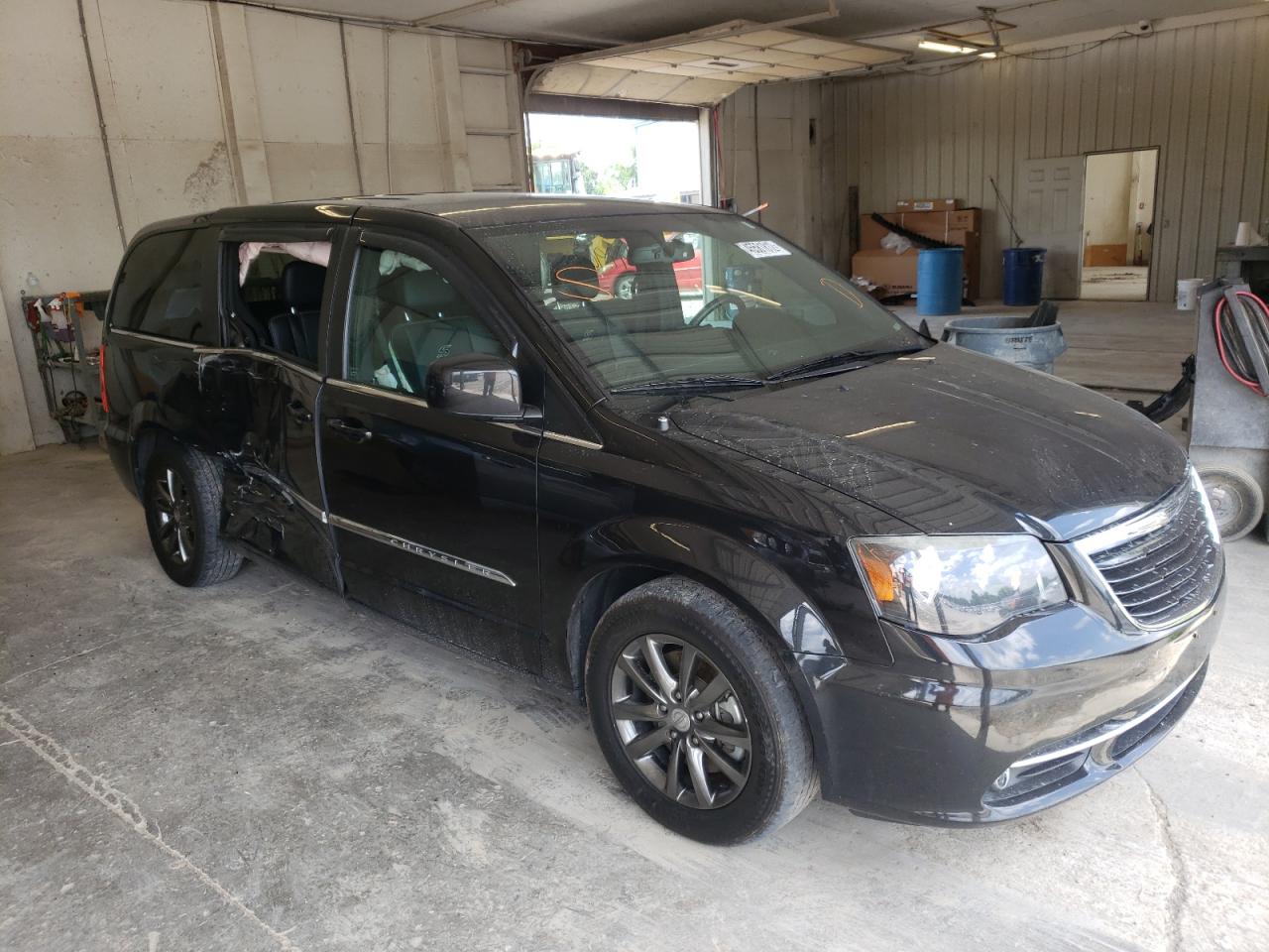CHRYSLER TOWN & COU 2014 with VIN 2C4RC1HG2ER374631 - Photo from auction