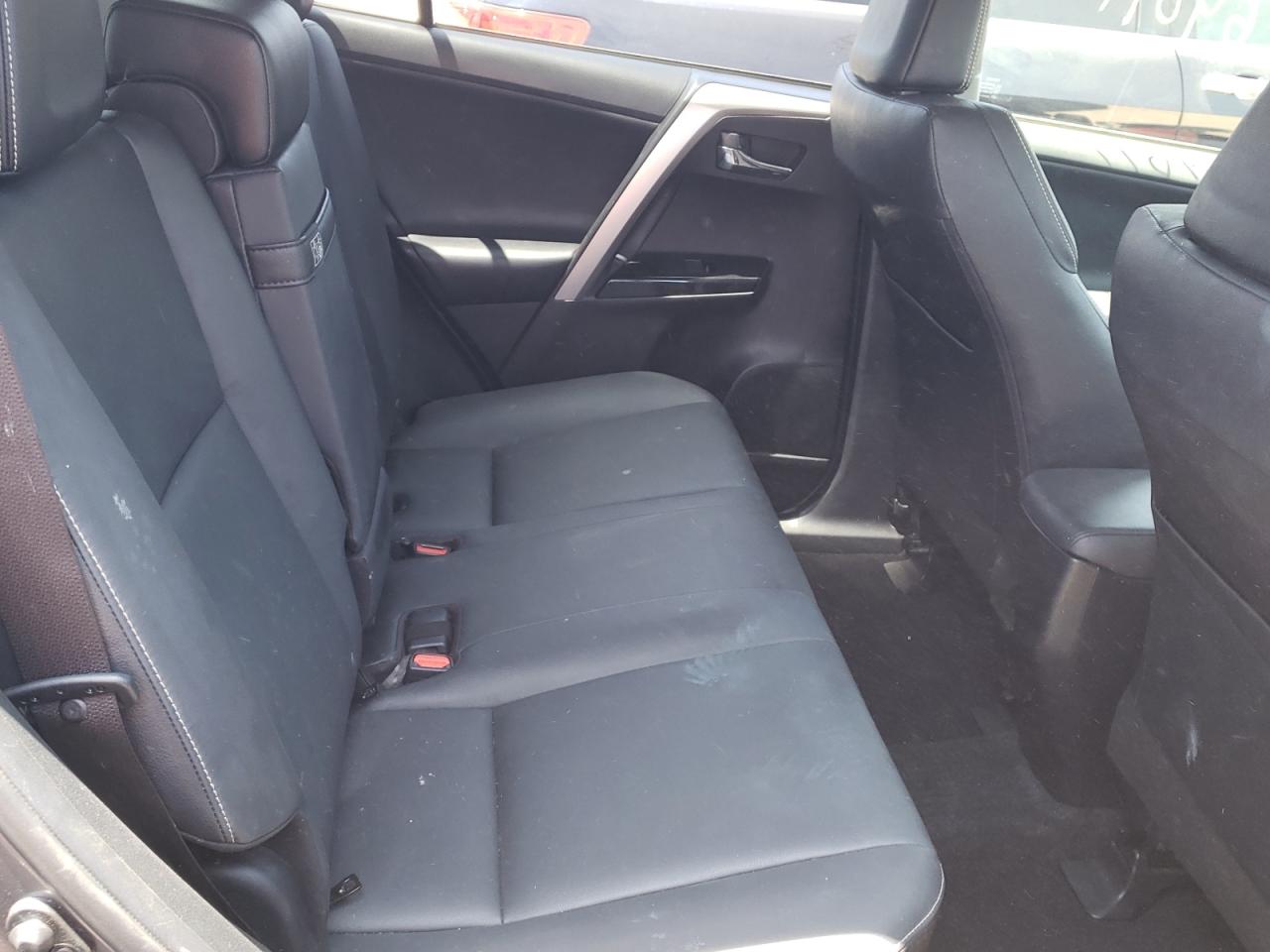 Photo 6 from auction – 2017 TOYOTA RAV4 HV LI with VIN JTMDJREV1HD088519