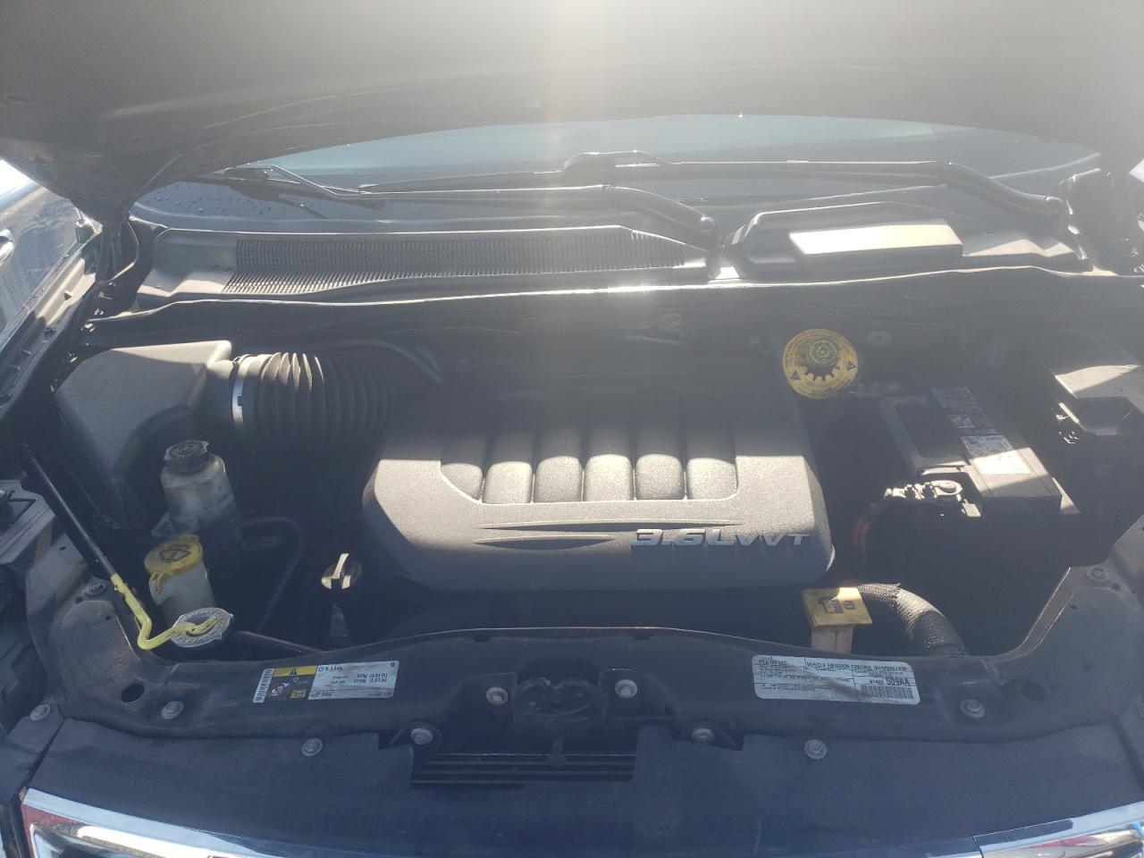 Photo 7 from auction – 2016 CHRYSLER TOWN & COU with VIN 2C4RC1BG0GR166310