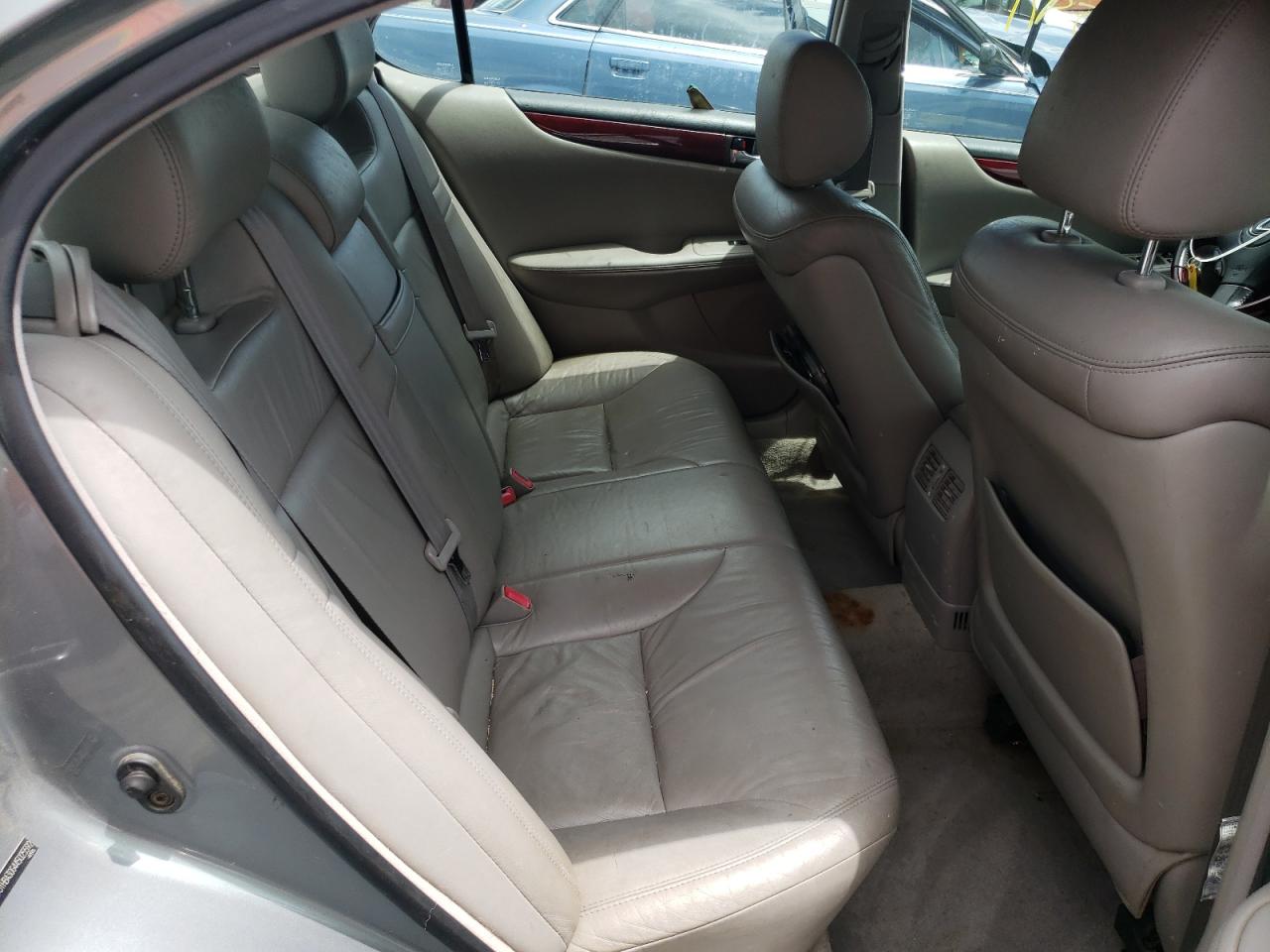 Photo 6 from auction – 2004 LEXUS ES 330 with VIN JTHBA30G445025592