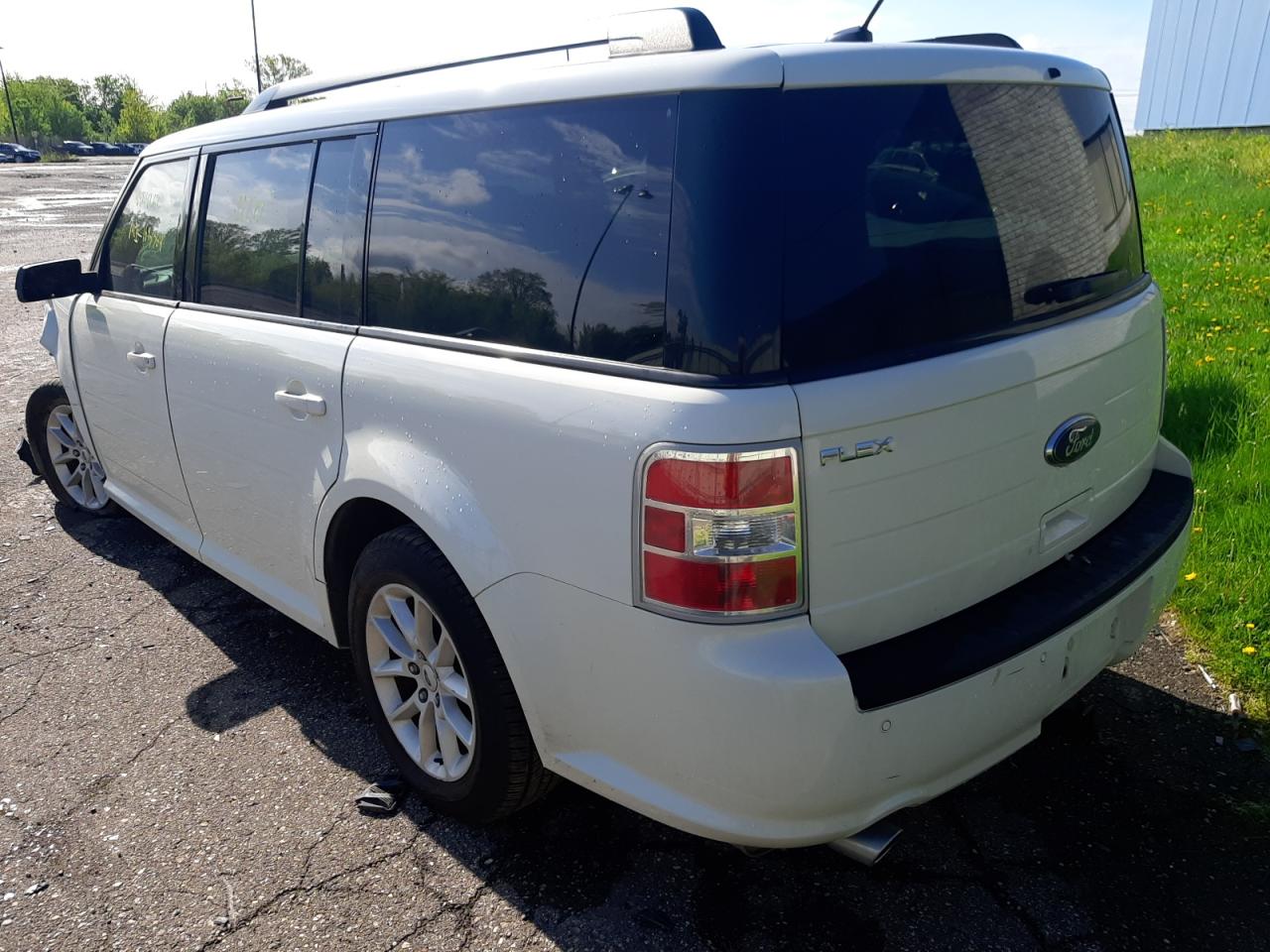 Photo 3 from auction – 2014 FORD FLEX SE with VIN 2FMGK5B88EBD10343