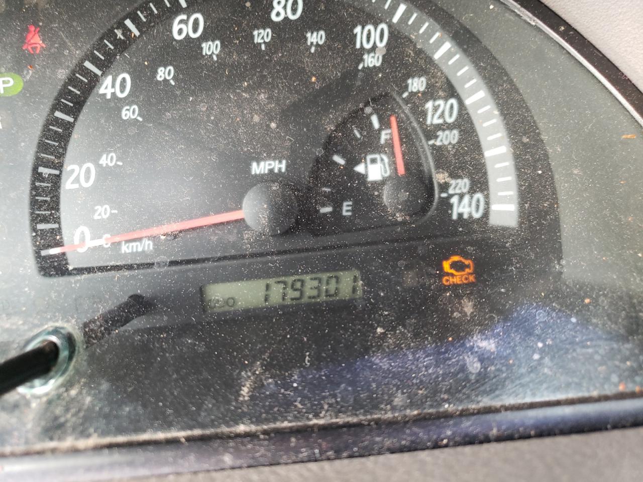 Photo 8 from auction – 2002 TOYOTA CAMRY LE with VIN 4T1BE32K92U570175