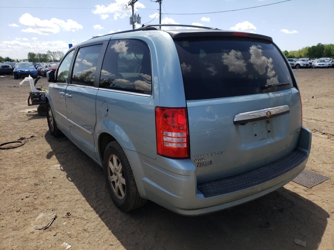 Photo 3 from auction – 2010 CHRYSLER TOWN & COU with VIN 2A4RR5DXXAR201049
