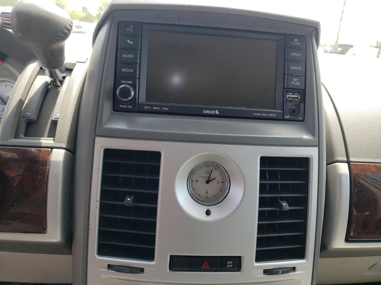 Photo 9 from auction – 2010 CHRYSLER TOWN & COU with VIN 2A4RR5DXXAR201049