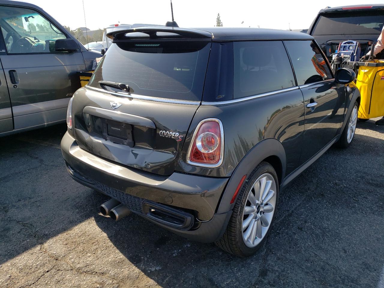 Photo 4 from auction – 2012 MINI COOPER S with VIN WMWSV3C51CT386396