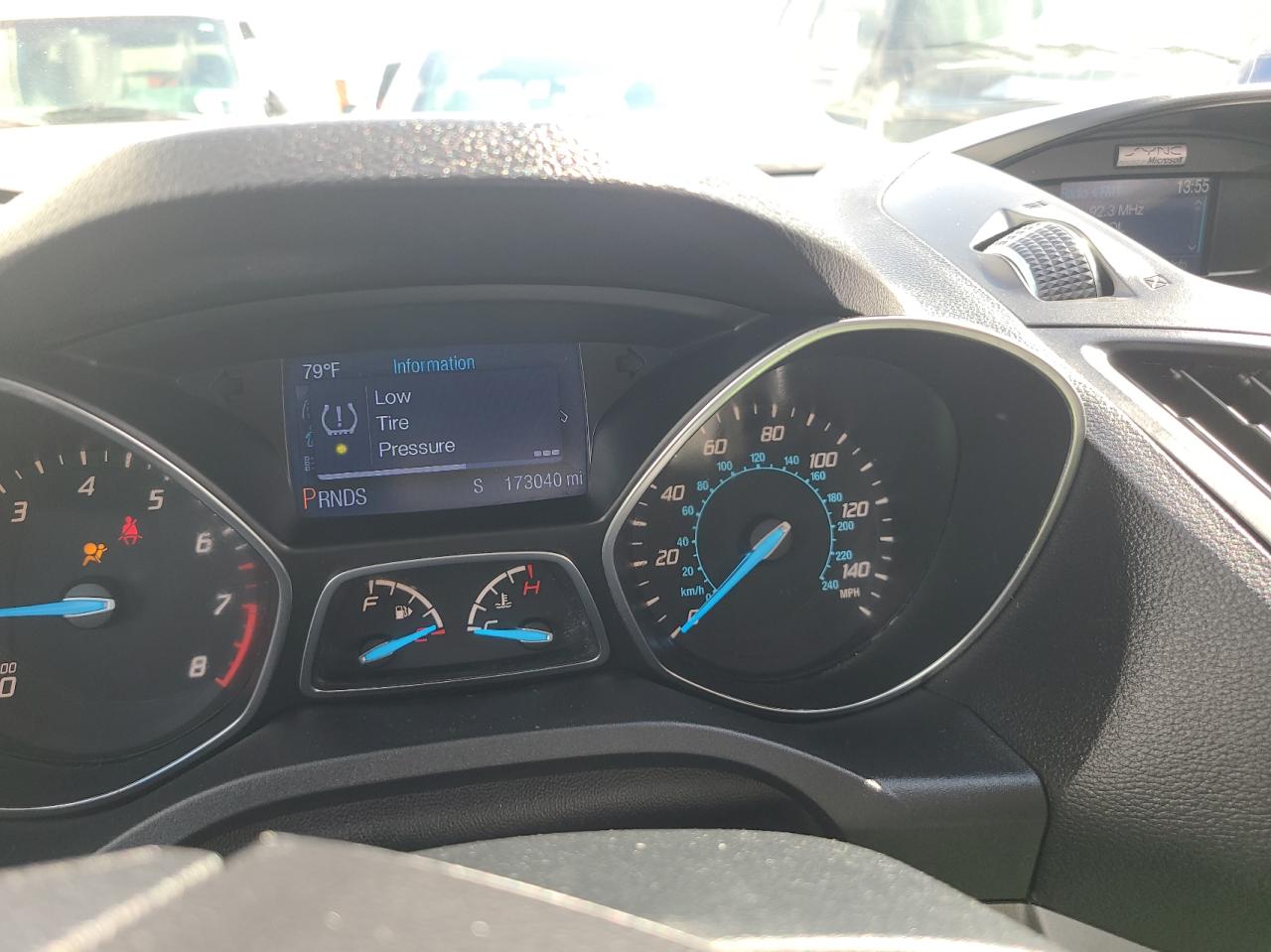 Photo 8 from auction – 2014 FORD ESCAPE SE with VIN 1FMCU9GXXEUB66112