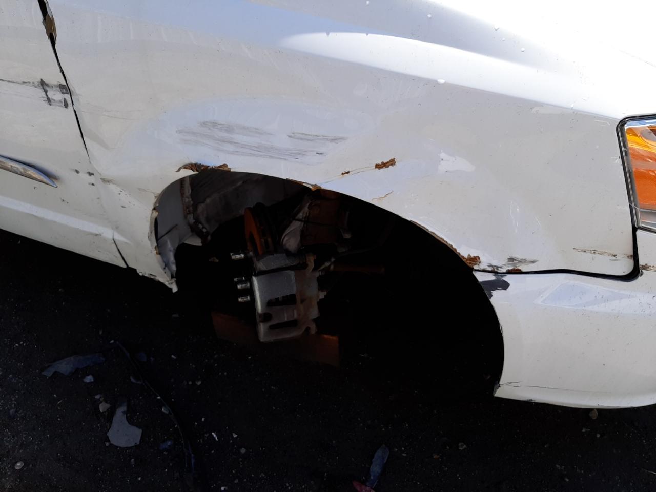Photo 9 from auction – 2015 CHRYSLER TOWN & COU with VIN 2C4RC1BG8FR561804