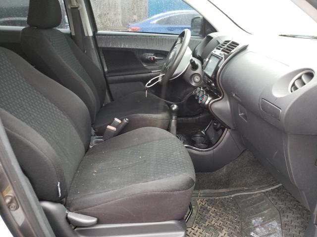 Photo 5 from auction – 2010 TOYOTA SCION XD with VIN JTKKU4B47A1004314