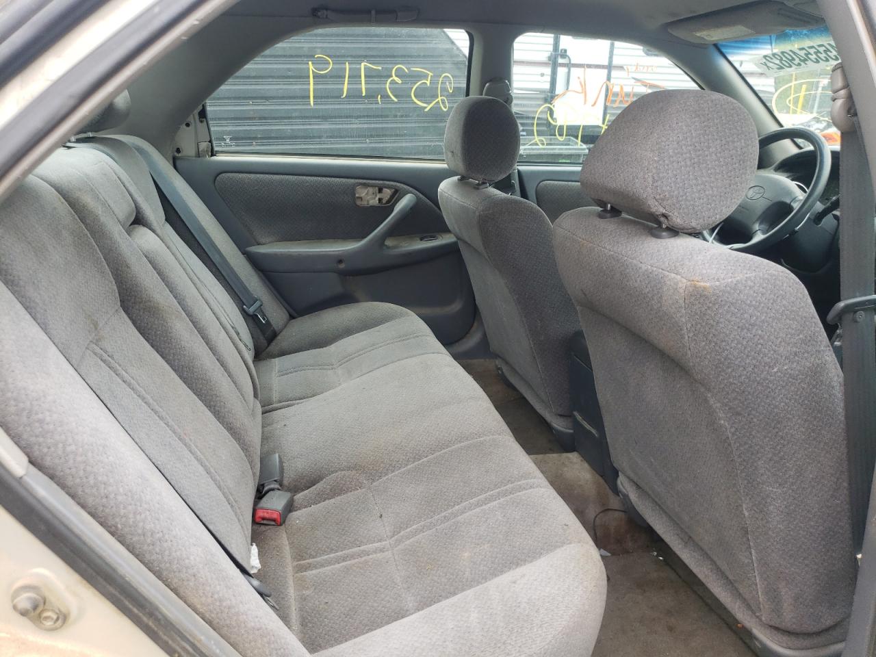 Photo 6 from auction – 2000 TOYOTA CAMRY CE with VIN 4T1BG22K8YU690028