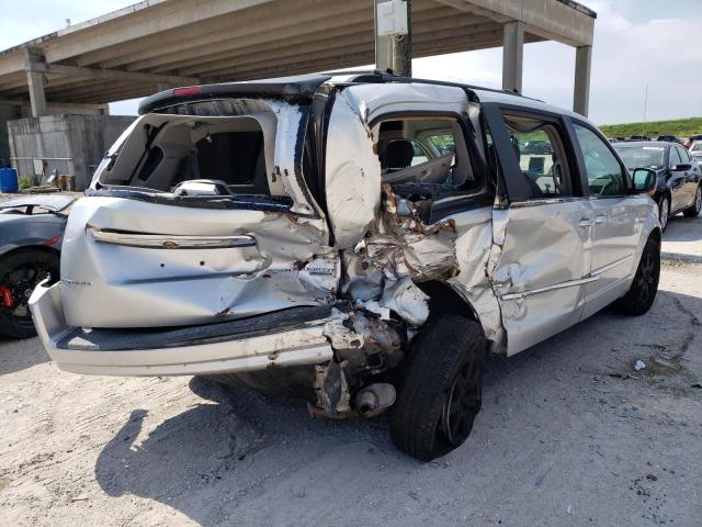 Photo 4 from auction – 2010 CHRYSLER TOWN & COU with VIN 2A4RR5D10AR214713