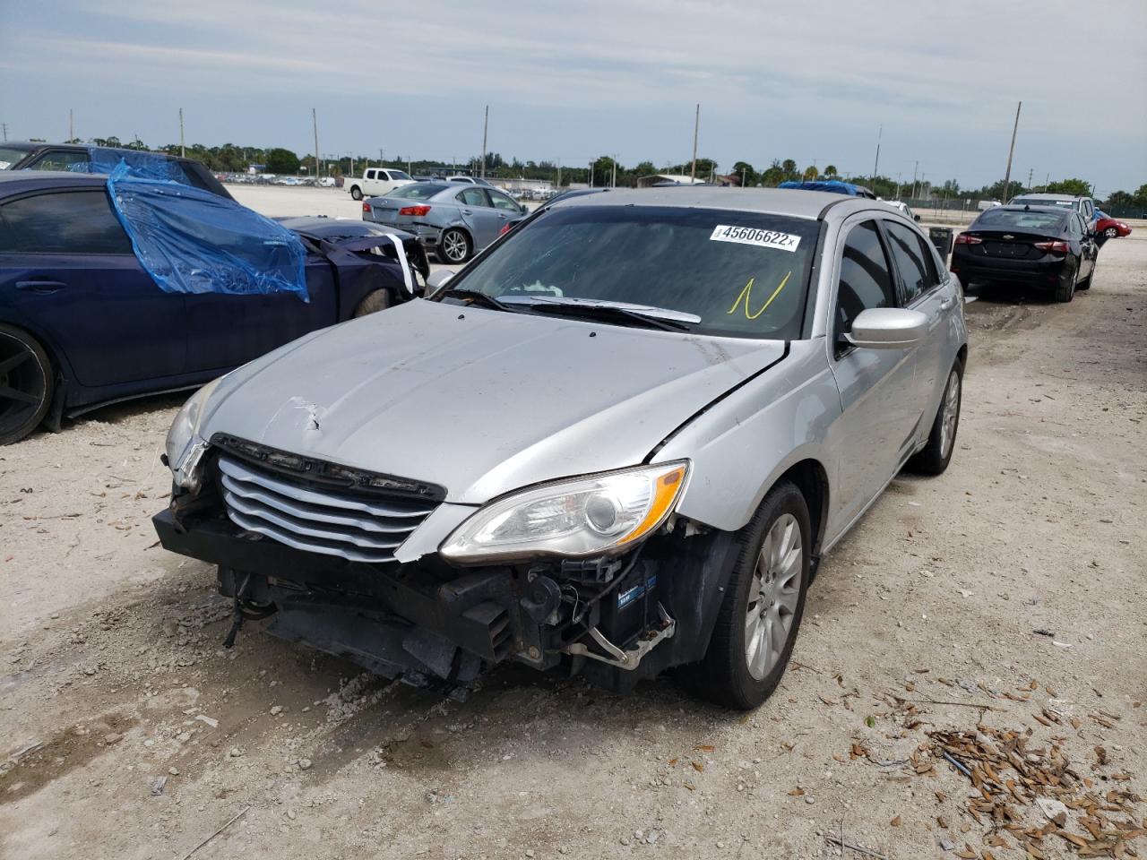 Photo 2 from auction – 2012 CHRYSLER 200 with VIN 1C3CCBAB3CN145027