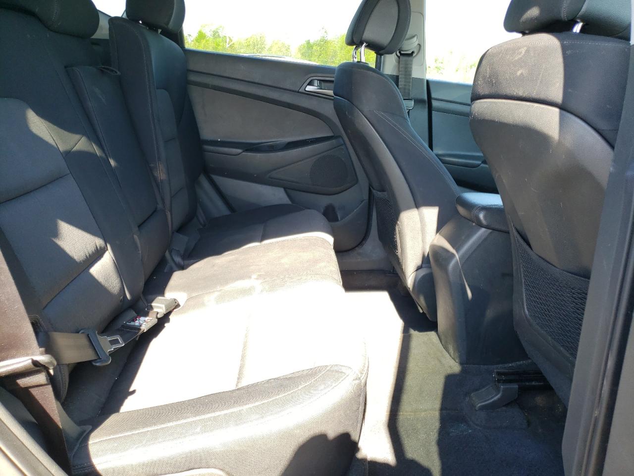 Photo 6 from auction – 2016 HYUNDAI TUCSON SE with VIN KM8J23A45GU042387