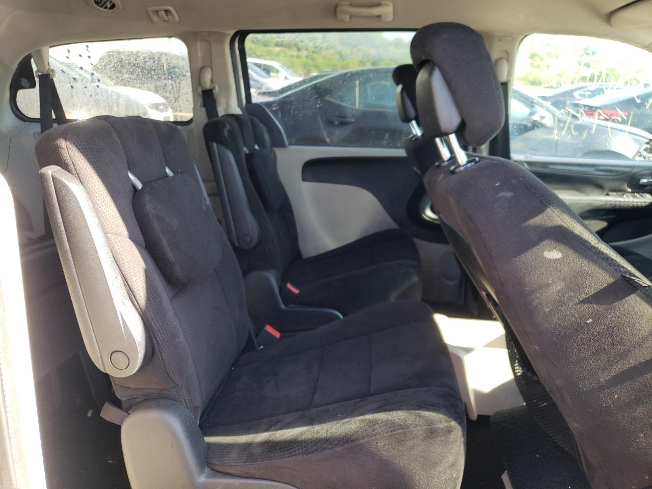 Photo 6 from auction – 2012 DODGE GRAND CARA with VIN 2C4RDGCG5CR216370