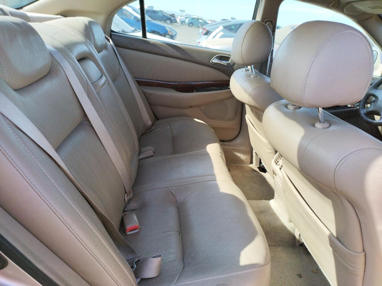 Photo 6 from auction – 2000 ACURA 3.2TL with VIN 19UUA5673YA037759
