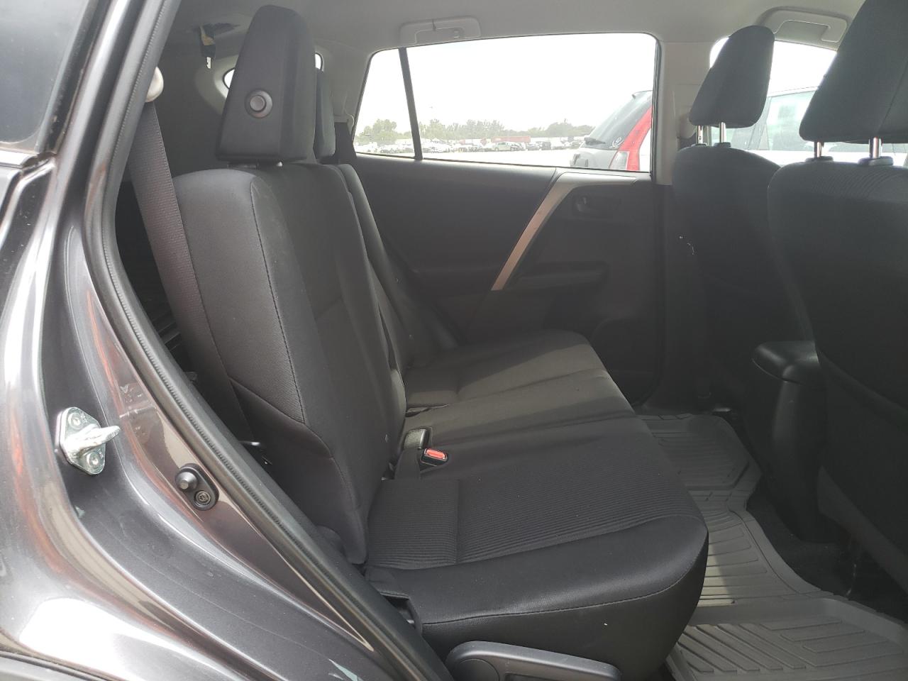 Photo 6 from auction – 2016 TOYOTA RAV4 LE with VIN 2T3ZFREVXGW275072