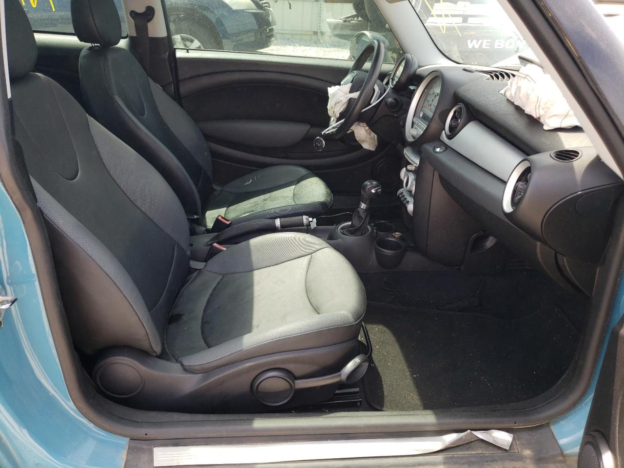 Photo 5 from auction – 2007 MINI COOPER with VIN WMWMF33567TT58458