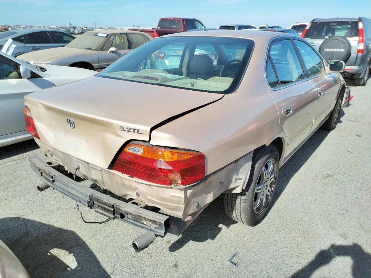 Photo 4 from auction – 2000 ACURA 3.2TL with VIN 19UUA5673YA037759