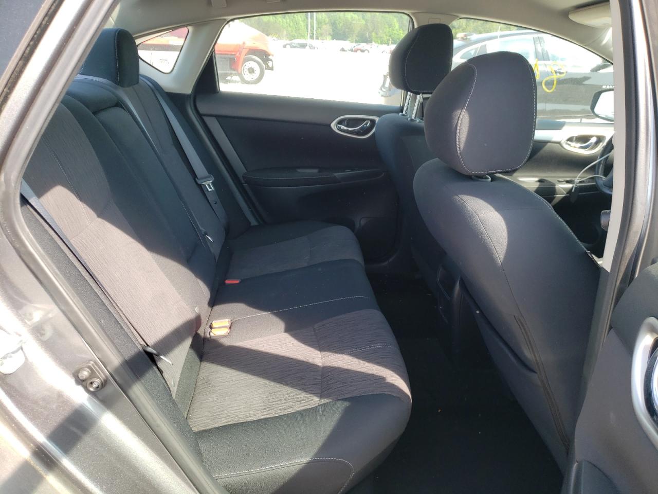 Photo 6 from auction – 2015 NISSAN SENTRA S with VIN 3N1AB7AP0FL681228