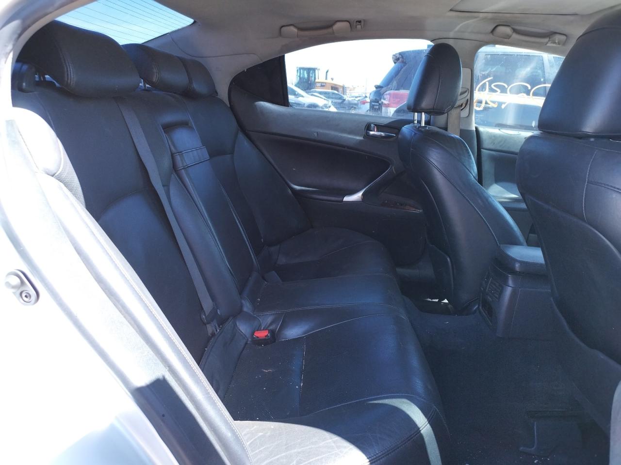 Photo 6 from auction – 2006 LEXUS IS 350 with VIN JTHBE262665005227