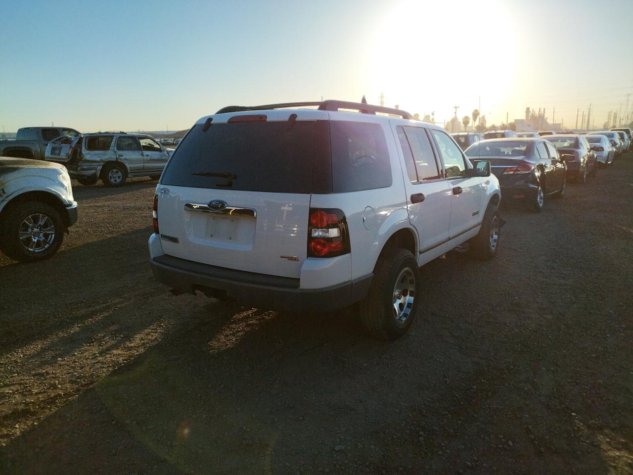 Photo 4 from auction – 2006 FORD EXPLORER X with VIN 1FMEU62E36UA66836