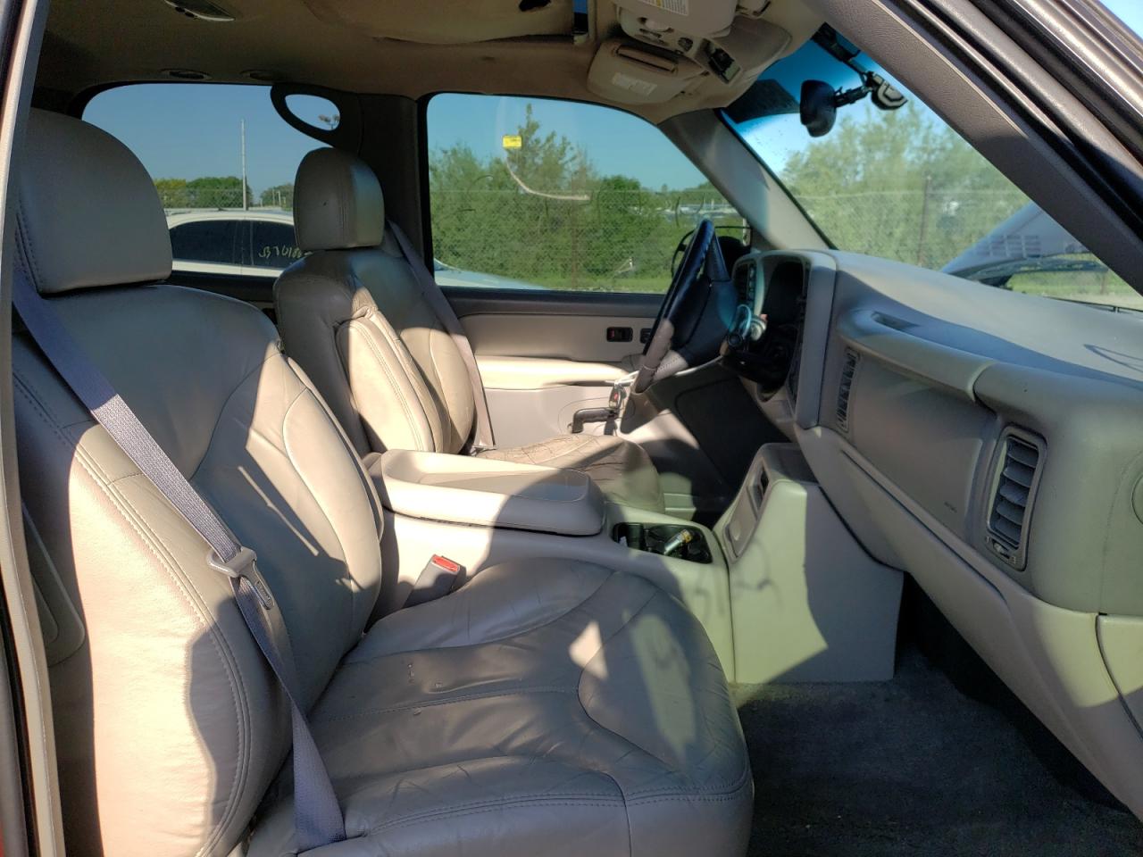 Photo 5 from auction – 2002 GMC YUKON with VIN 1GKEK13Z32R226309
