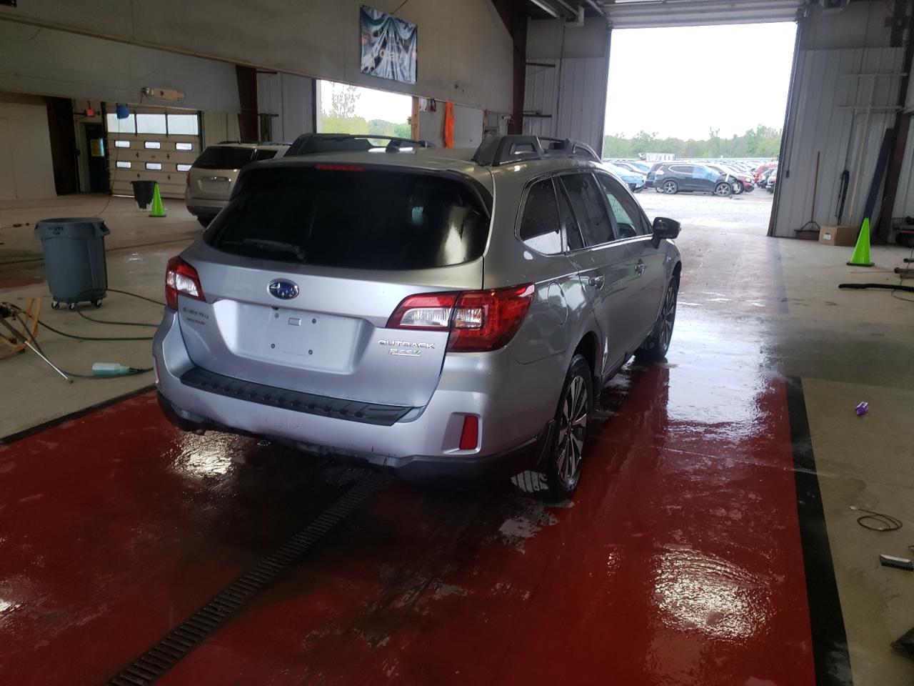Photo 4 from auction – 2015 SUBARU OUTBACK 2. with VIN 4S4BSALC4F3303106