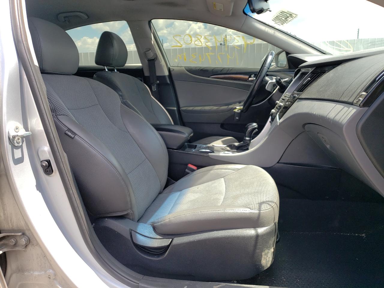 Photo 5 from auction – 2014 HYUNDAI SONATA SE with VIN 5NPEC4AC2EH818739