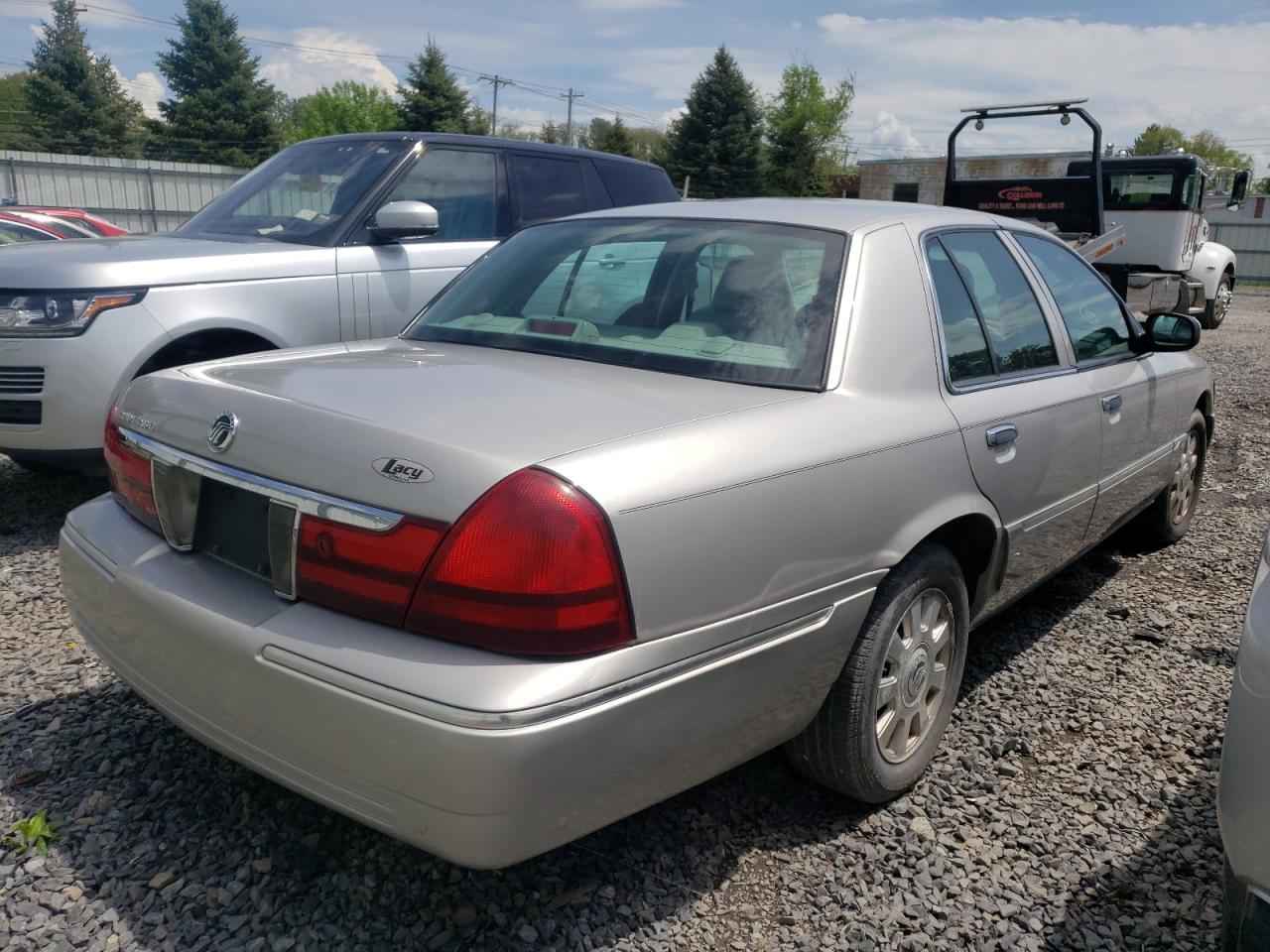 Photo 4 from auction – 2003 MERCURY GRAND MARQ with VIN 2MEFM75W33X686172
