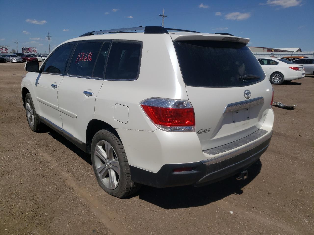 Photo 3 from auction – 2013 TOYOTA HIGHLANDER with VIN 5TDDK3EH3DS220098