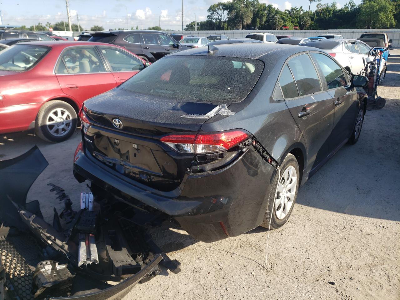 Photo 4 from auction – 2020 TOYOTA COROLLA LE with VIN 5YFEPRAE8LP034004