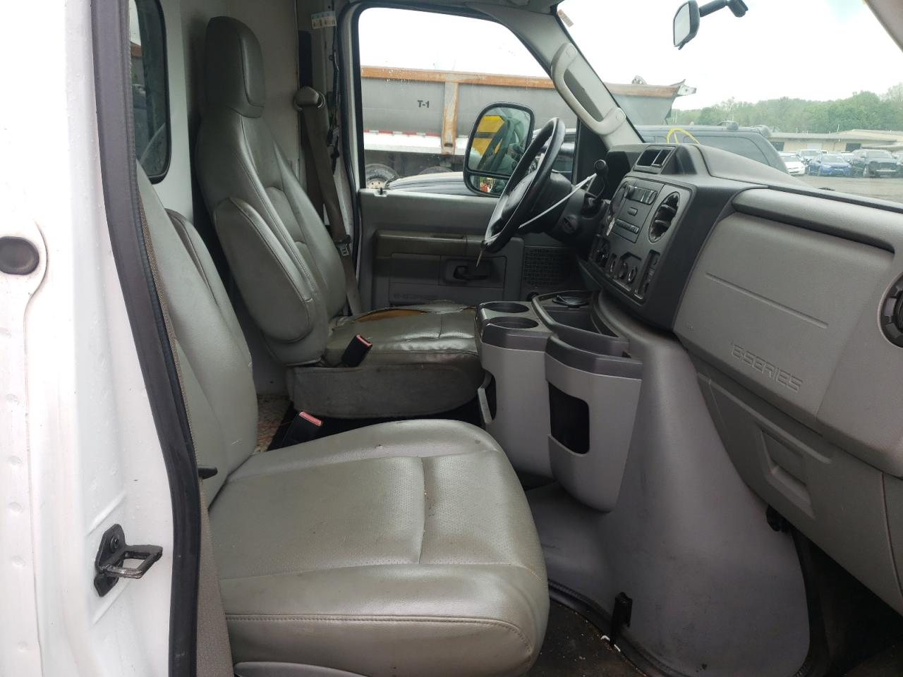 Photo 5 from auction – 2009 FORD ECONOLINE with VIN 1FDWE35L49DA02965