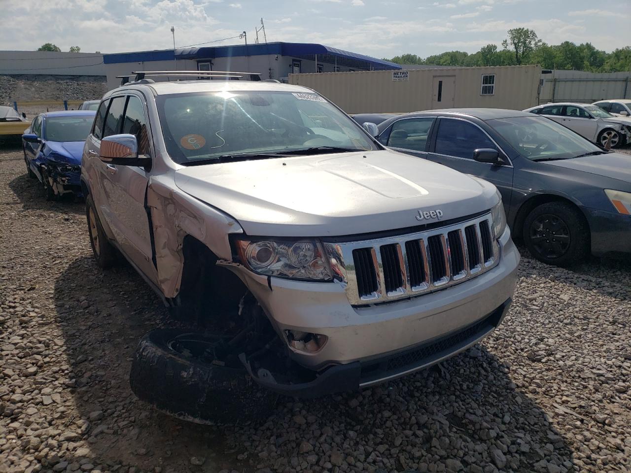 JEEP GRAND CHER 2011 with VIN 1J4RR5GT5BC610546 - Photo from auction