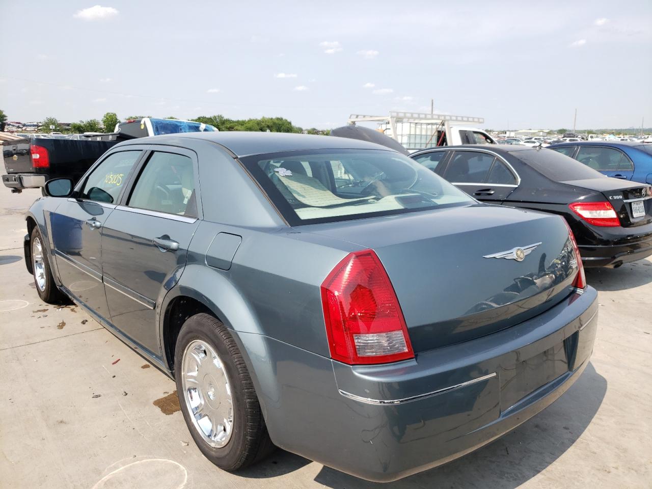 Photo 3 from auction – 2005 CHRYSLER 300 TOURIN with VIN 2C3JA53G45H693783