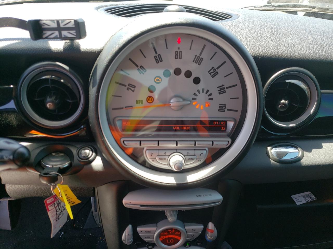 Photo 9 from auction – 2009 MINI COOPER S C with VIN WMWMM33599TP93189