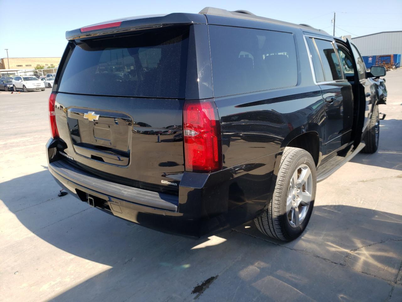 Photo 4 from auction – 2017 CHEVROLET SUBURBAN C with VIN 1GNSCGKC0HR254760