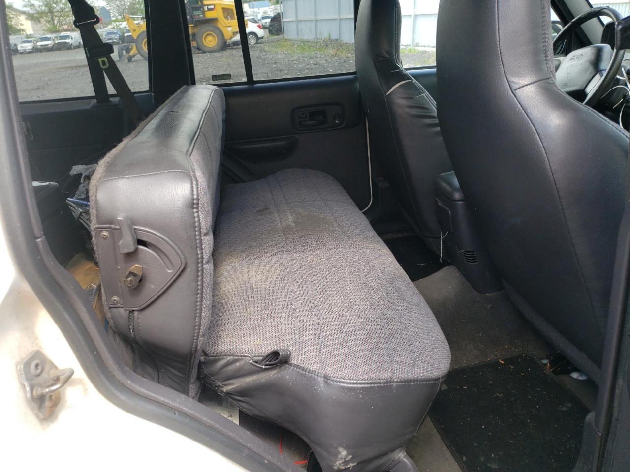 Photo 6 from auction – 1999 JEEP CHEROKEE S with VIN 1J4FF68S8XL660503