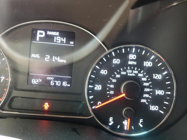 Photo 8 from auction – 2017 KIA FORTE LX with VIN 3KPFK4A70HE026348
