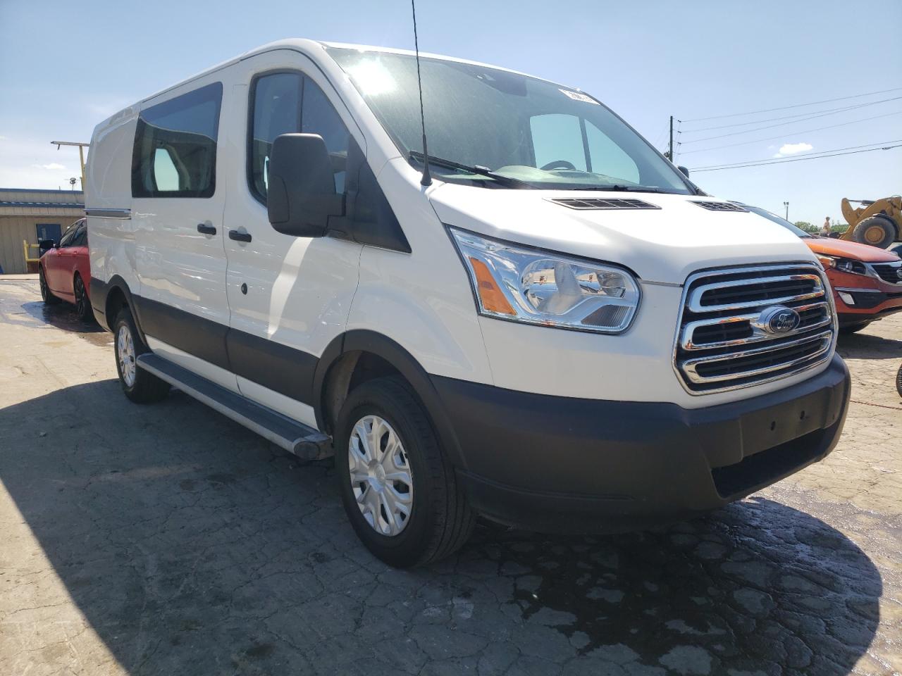 FORD TRANSIT T- 2019 z numerem VIN 1FTYR1YM4KKB00941 - Zdjęcie z aukcji