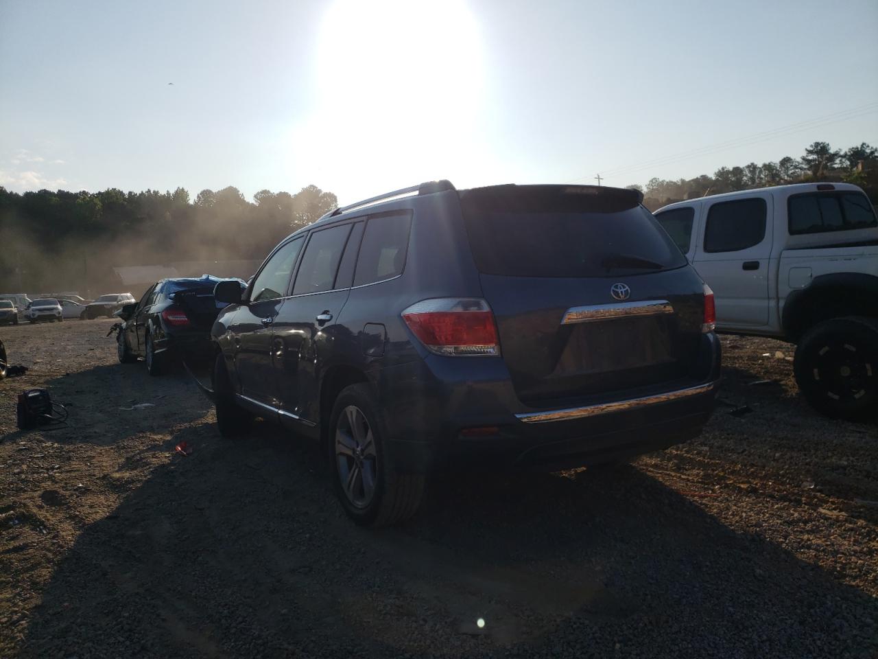 Photo 3 from auction – 2012 TOYOTA HIGHLANDER with VIN 5TDYK3EH3CS057193