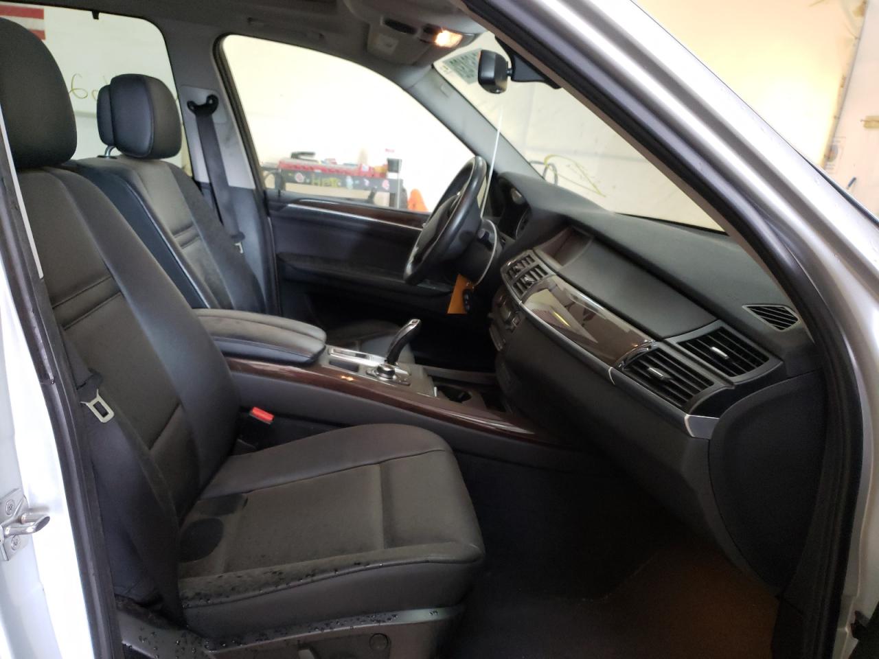 Photo 5 from auction – 2012 BMW X5 XDRIVE3 with VIN 5UXZV4C54CL751109