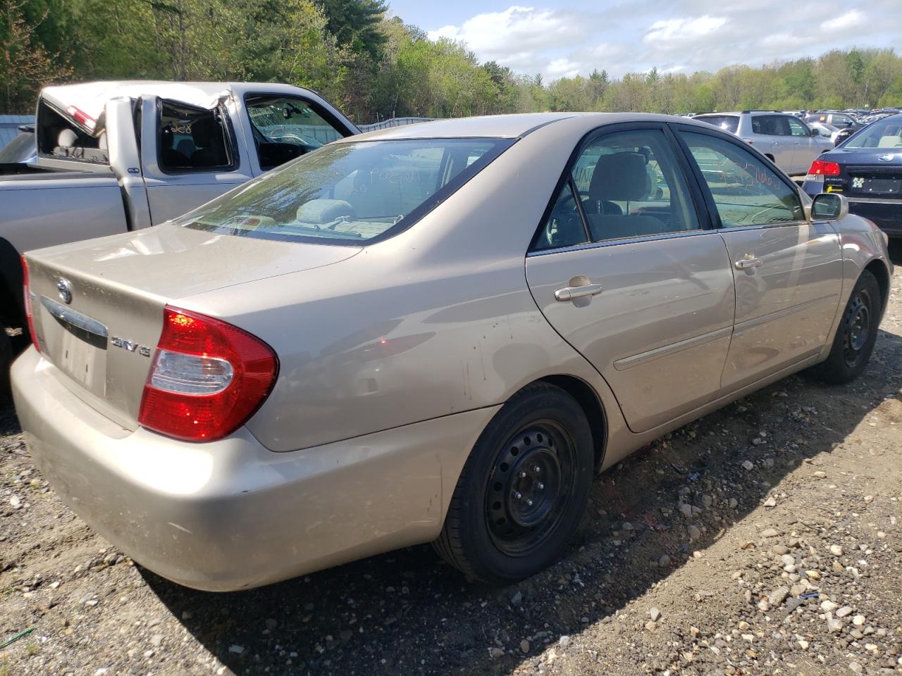 Photo 4 from auction – 2004 TOYOTA CAMRY LE with VIN 4T1BE30K44U925307