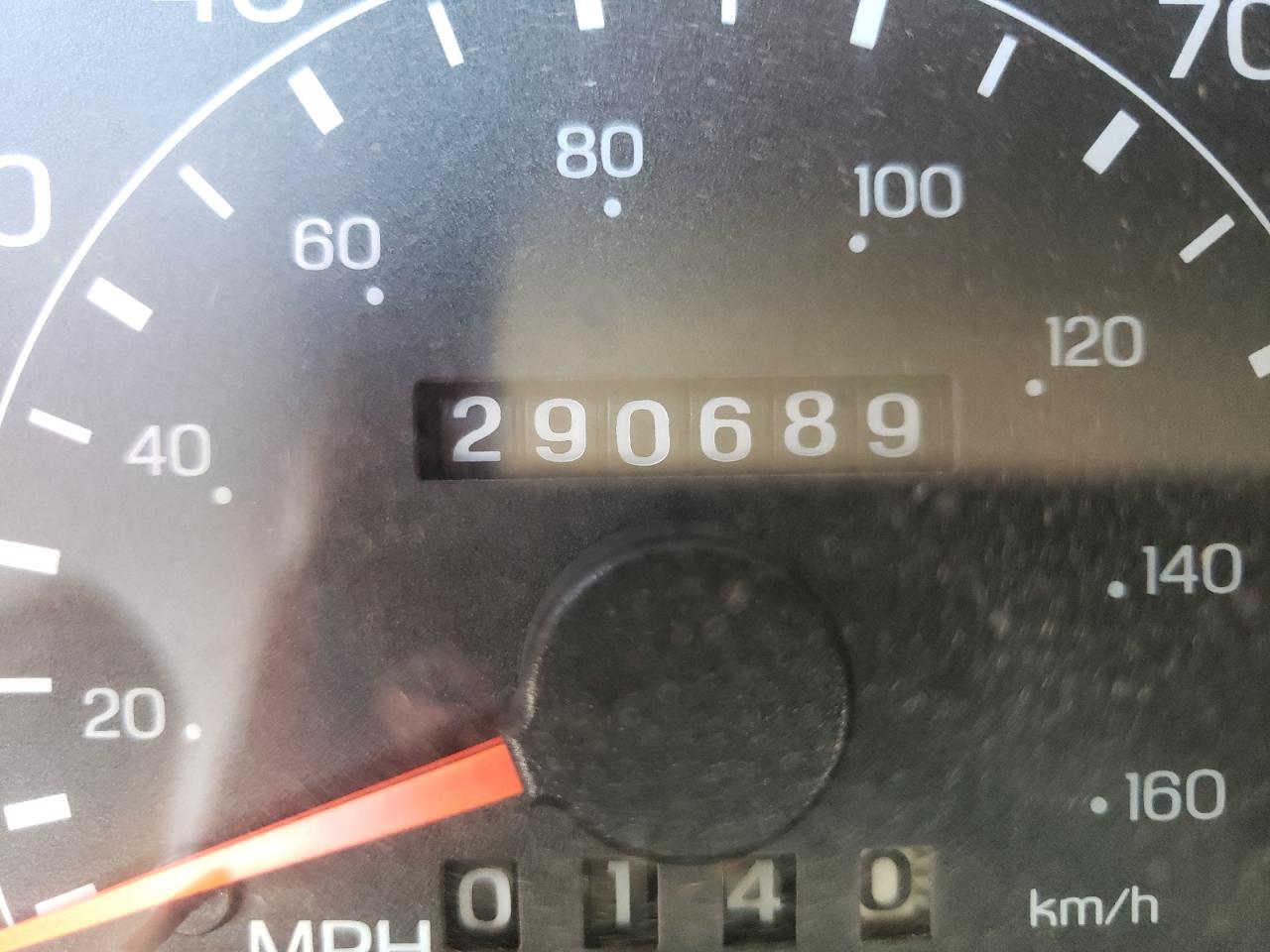 Photo 8 from auction – 2000 FORD EXCURSION with VIN 1FMNU43S3YEE17315