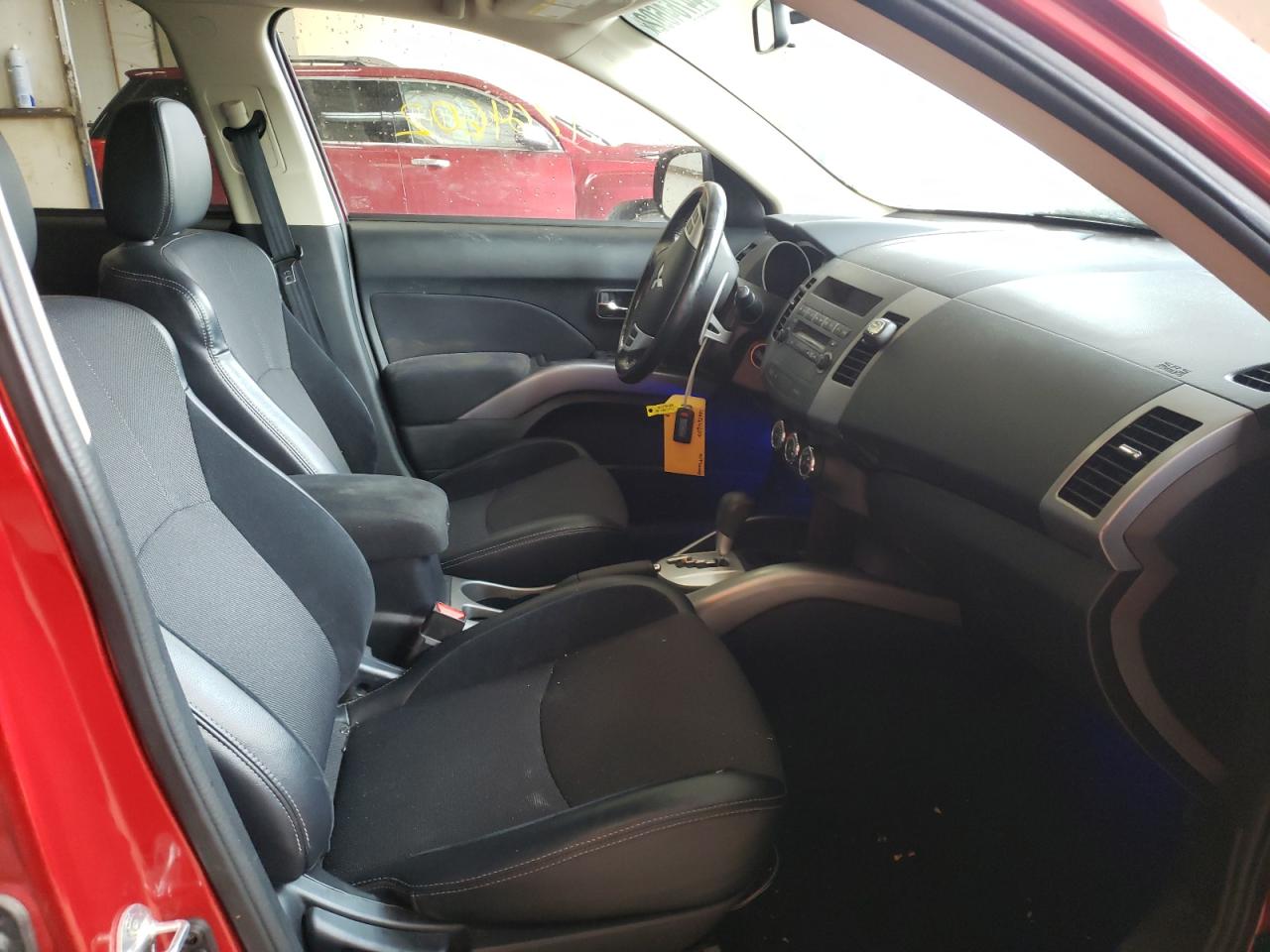 Photo 5 from auction – 2013 MITSUBISHI OUTLANDER with VIN JA4JT3AW2DU000557