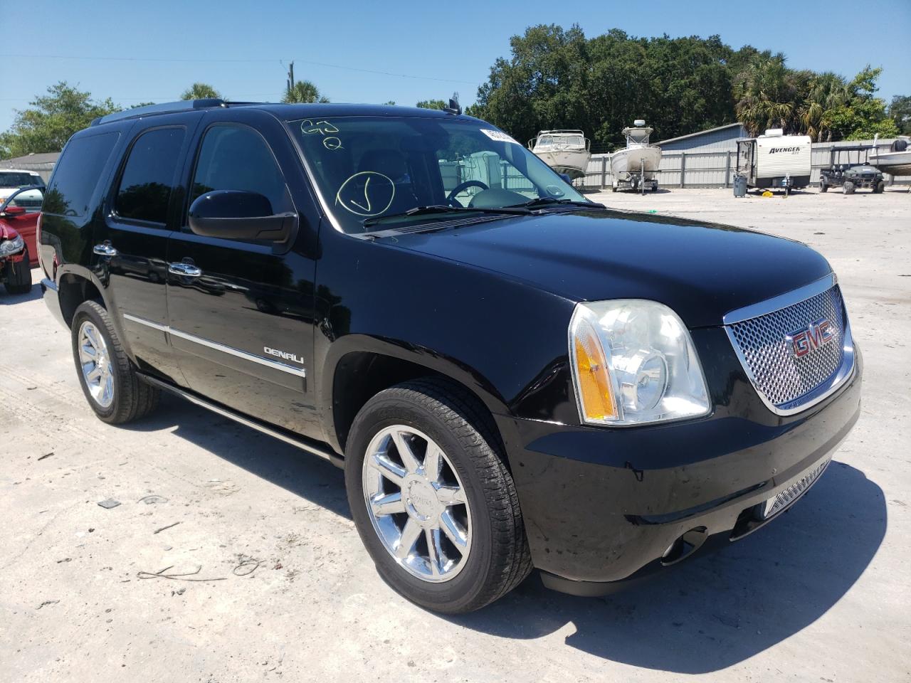GMC YUKON DENA 2010 with VIN 1GKUKEEFXAR190719 - Photo from auction