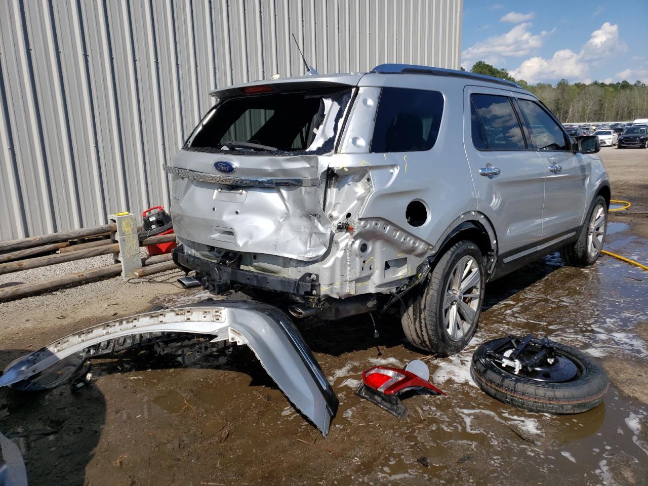 Photo 4 from auction – 2019 FORD EXPLORER L with VIN 1FM5K8F82KGA11700