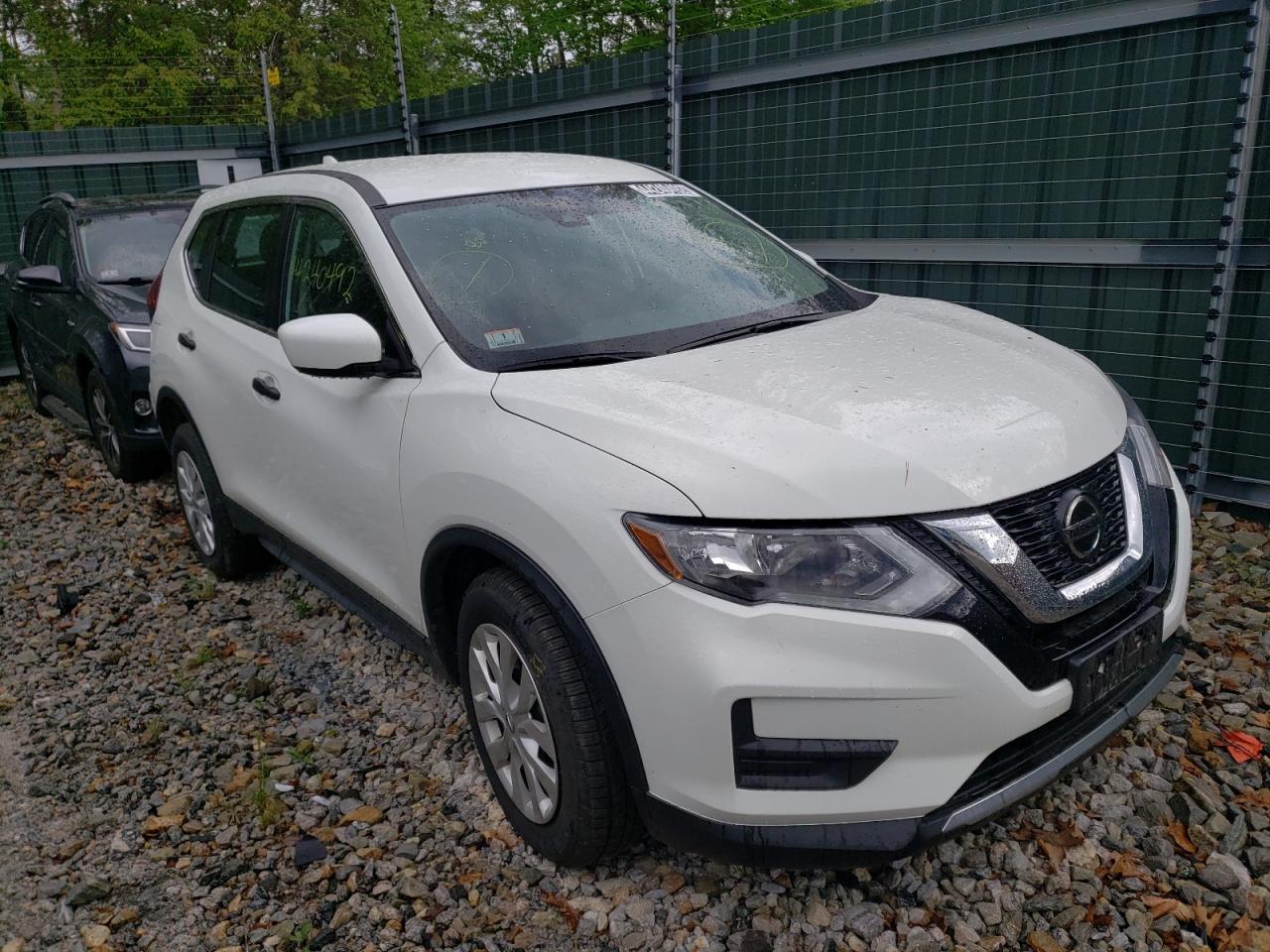 NISSAN ROGUE S 2019 with VIN KNMAT2MV6KP503913 - Photo from auction