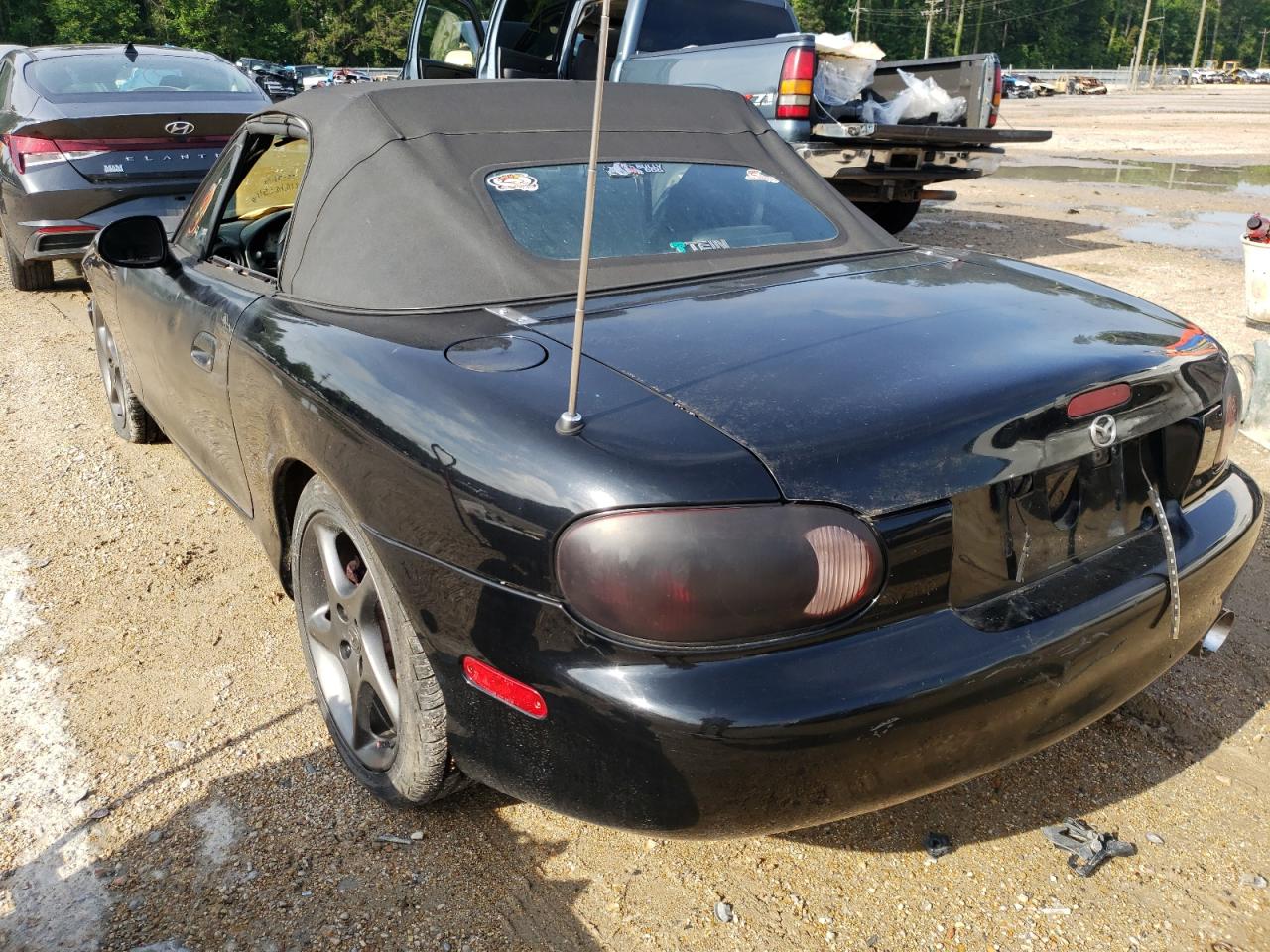 Photo 3 from auction – 2001 MAZDA MX-5 MIATA with VIN JM1NB353810217463