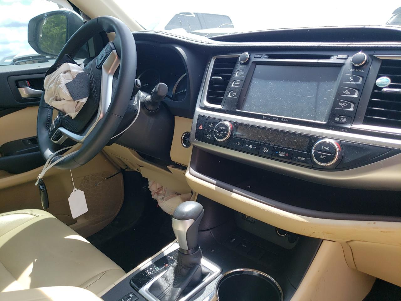 Photo 9 from auction – 2016 TOYOTA HIGHLANDER with VIN 5TDKKRFHXGS164366