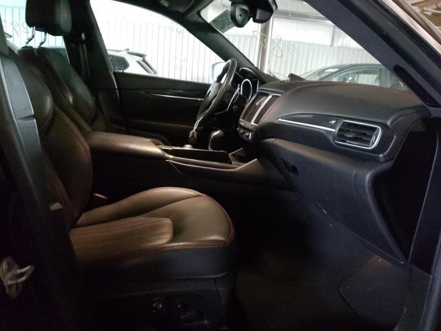 Photo 5 from auction – 2017 MASERATI LEVANTE S with VIN ZN661YUS8HX217900